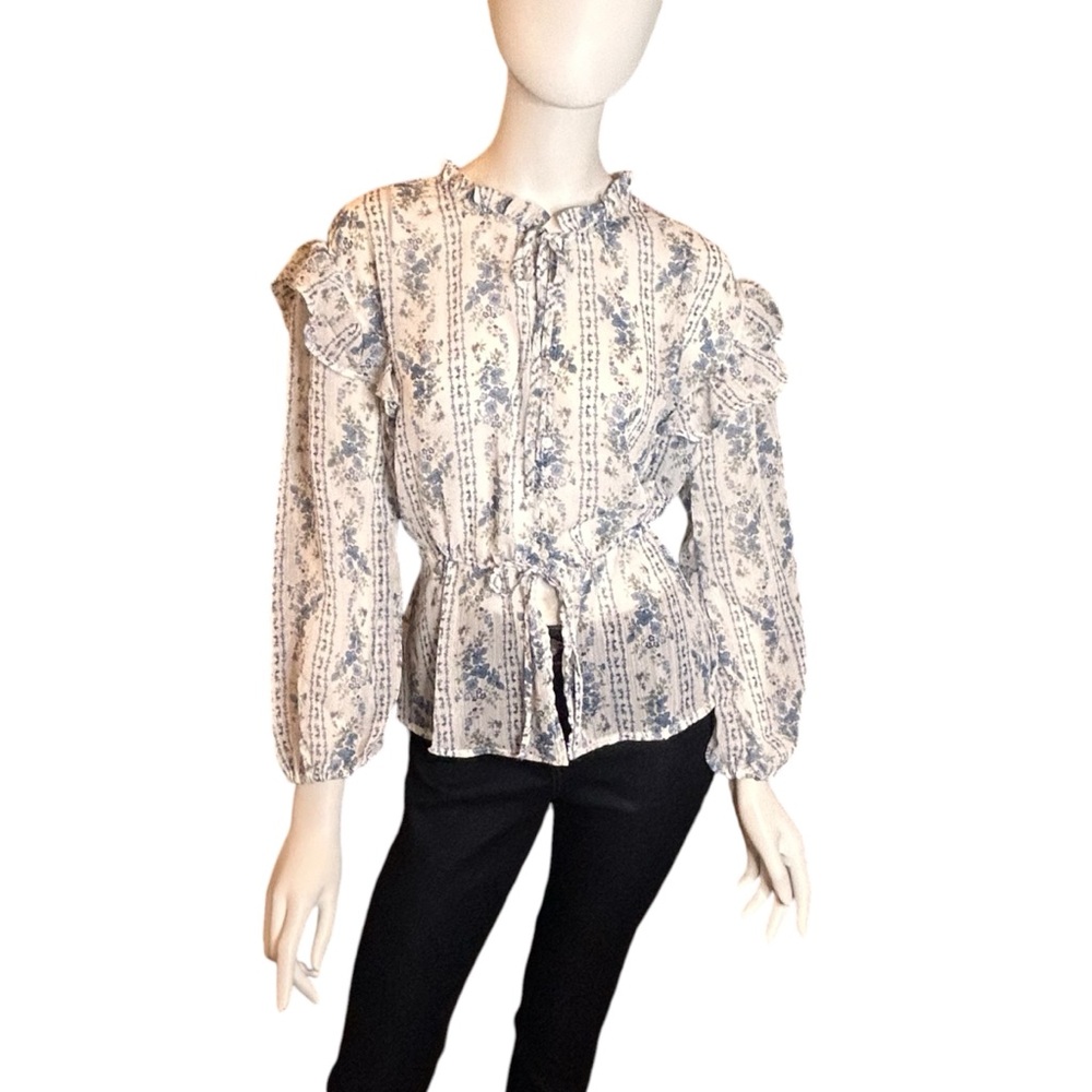 NEW Blu Pepper Blue White Floral Peasant
Blouse Ruffle Detail Size Medium